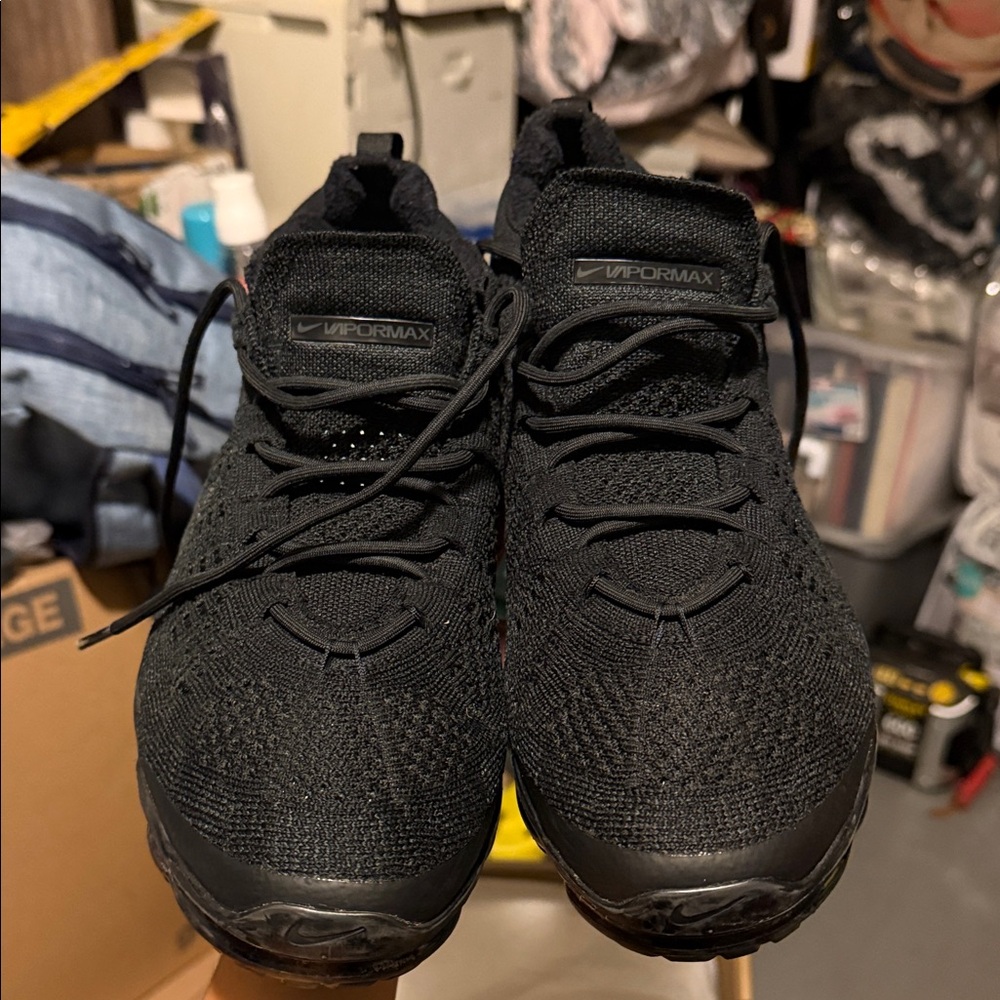 Nike Men's Black Knit Athletic Shoes